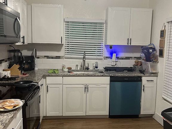 2nd image of 1001 Olive St