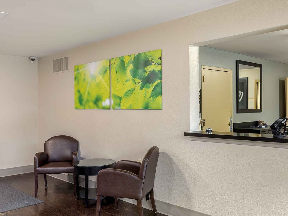 Lobby and Guest Check-in