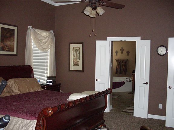 4th image of 4218 Bluffview Dr