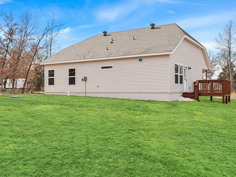 40 Hebrides Dr — Photo 21