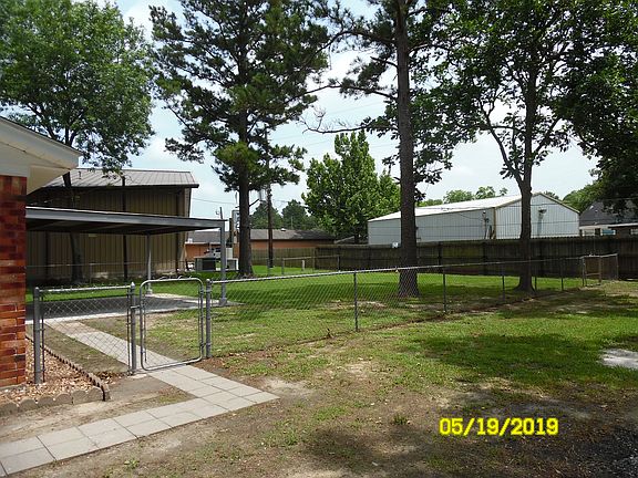 West Side View of Back Yard