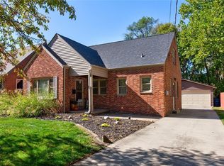 2524 Raymond Dr, Des Moines, IA 50310