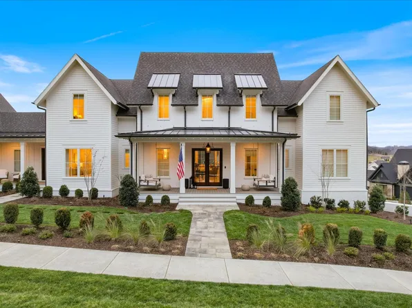 8705 Ashbrook Ln, College Grove, TN 37046