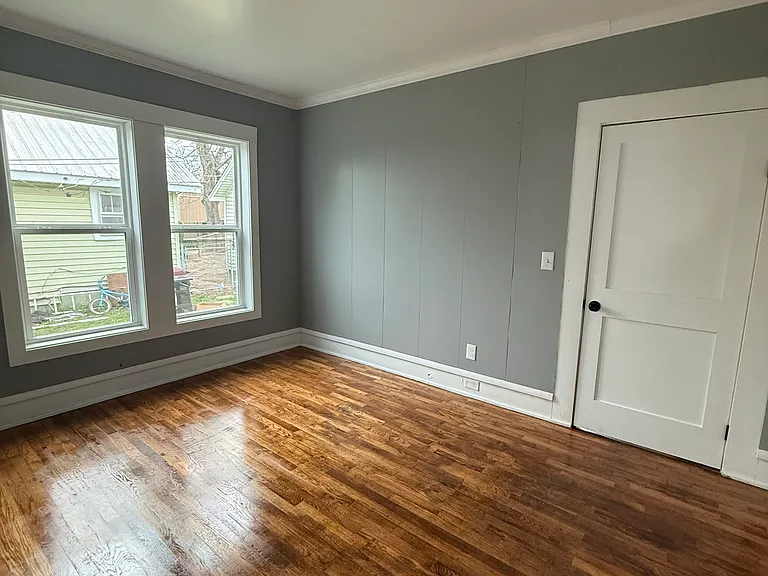 1010 Gault Ave N — Photo 2
