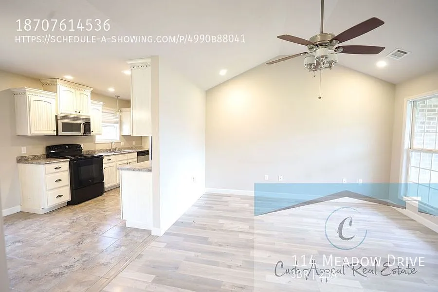 Beautiful 3 bed / 2 bath home - Bono — Photo 3