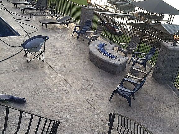 5th image of 3525 Lakeshore Dr