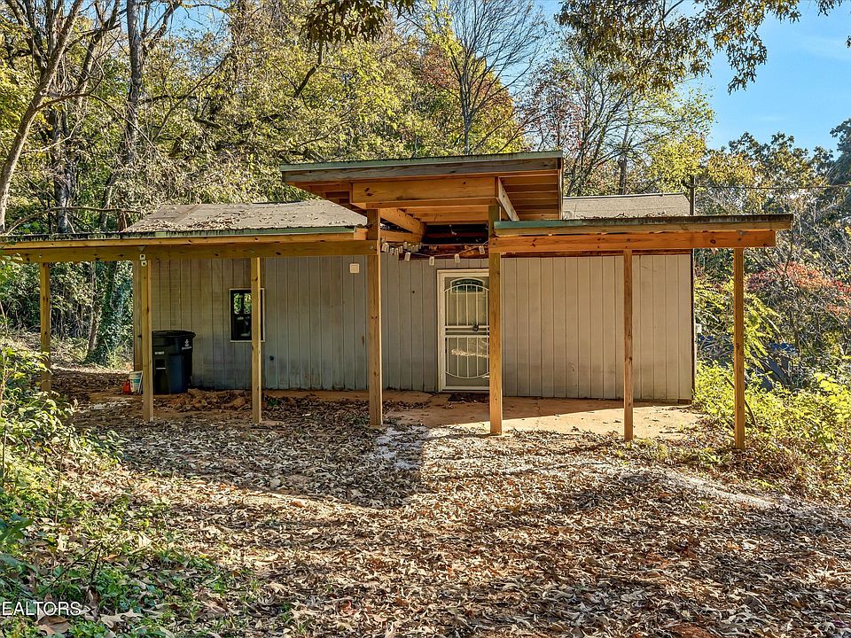 1st image of 814 Beaman Lake Rd