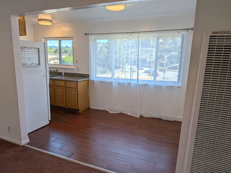 2850 Sneath Ln Apts — Photo 3