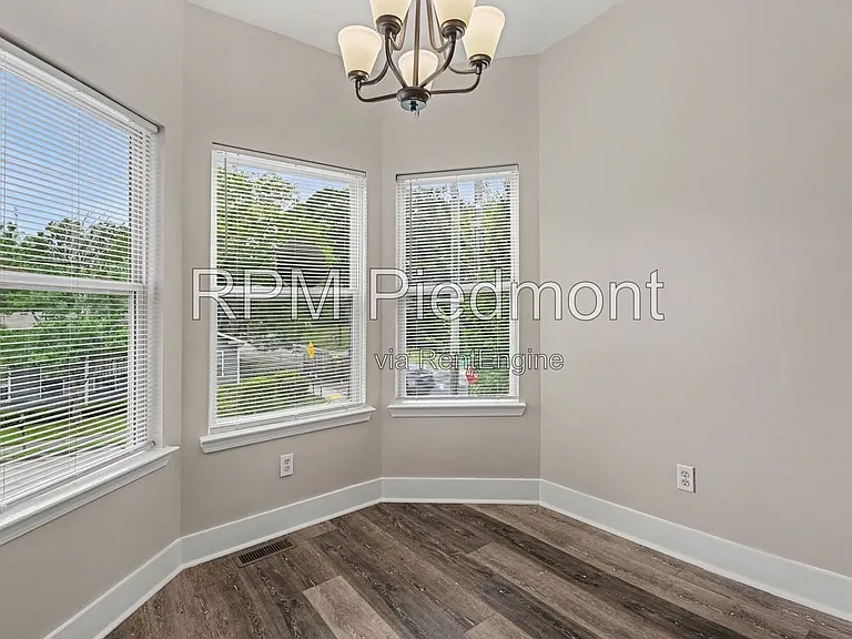 751 Prince Pl NW — Photo 11