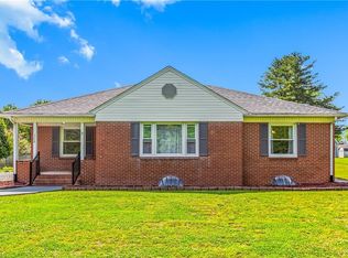 328 Belvue Dr, Mount Airy, NC 27030