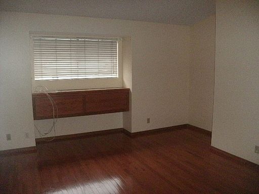 5th image of 3346 Pasadena Ave