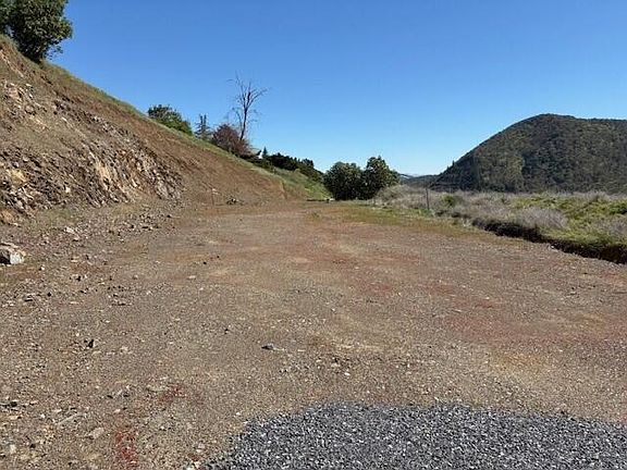 3rd image of 766 N River Rd