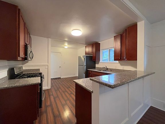 5th image of 1404-1410 3rd St #1404