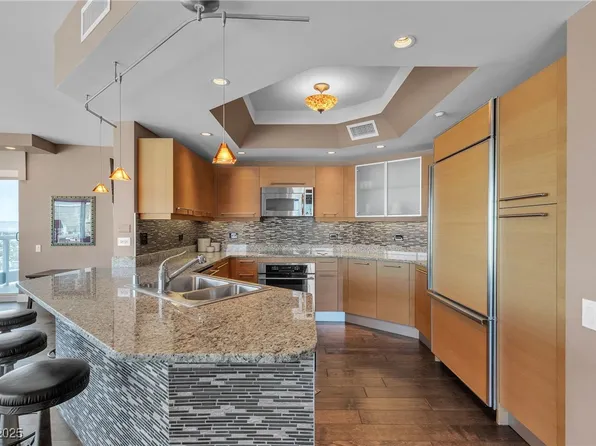 322 Karen Ave Unit 807, Las Vegas, NV 89109