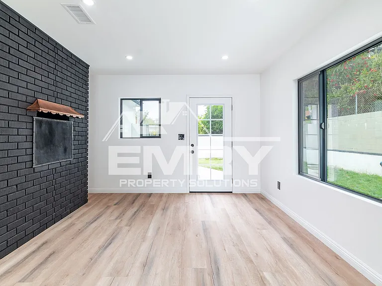 9135 Arrington Ave — Photo 21