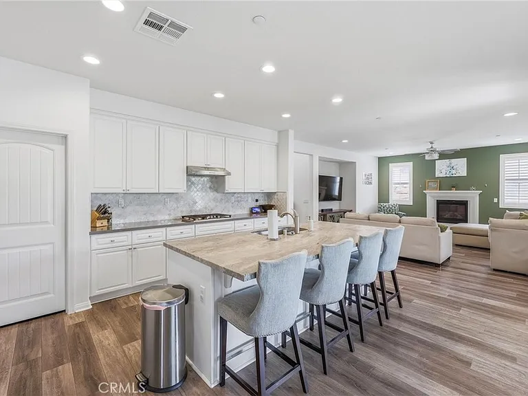1470 Elliott Ct — Photo 10