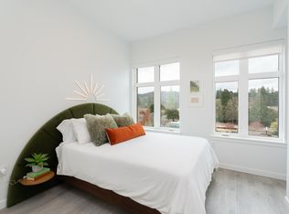 10302 SE Main St #10302, Portland, OR 97222