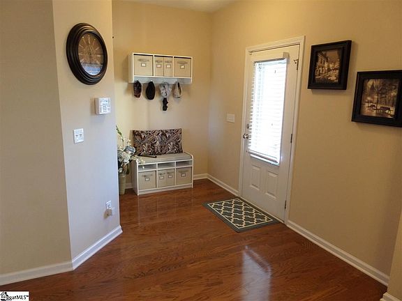 4th image of 204 Stonebury Dr