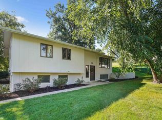 214 Terrace Dr, Oskaloosa, IA 52577