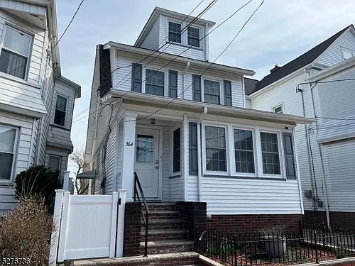 364 Chestnut St Photo 1