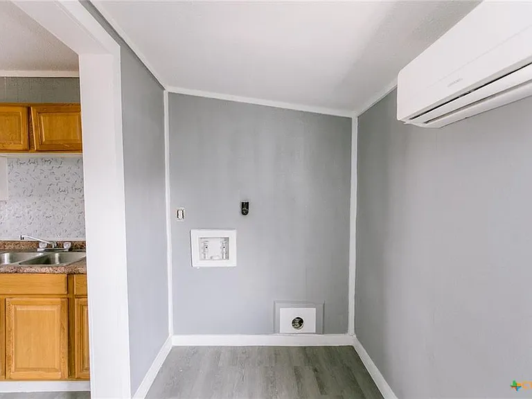 1002 Pine St #7 — Photo 4