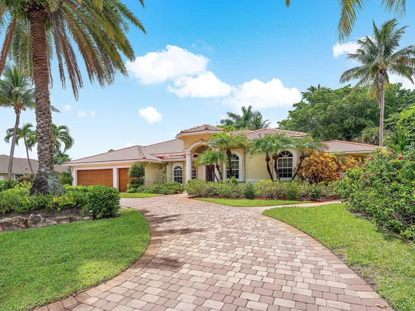 589 N Country Club Drive, Atlantis, FL 33462