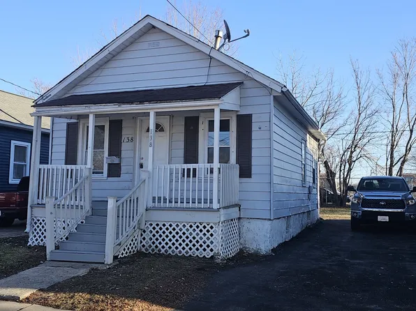 138 N Woodlawn Ave, Aurora, IL 60506