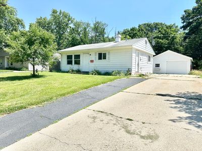 63 Sparrow Rd, Carpentersville, IL, 60110