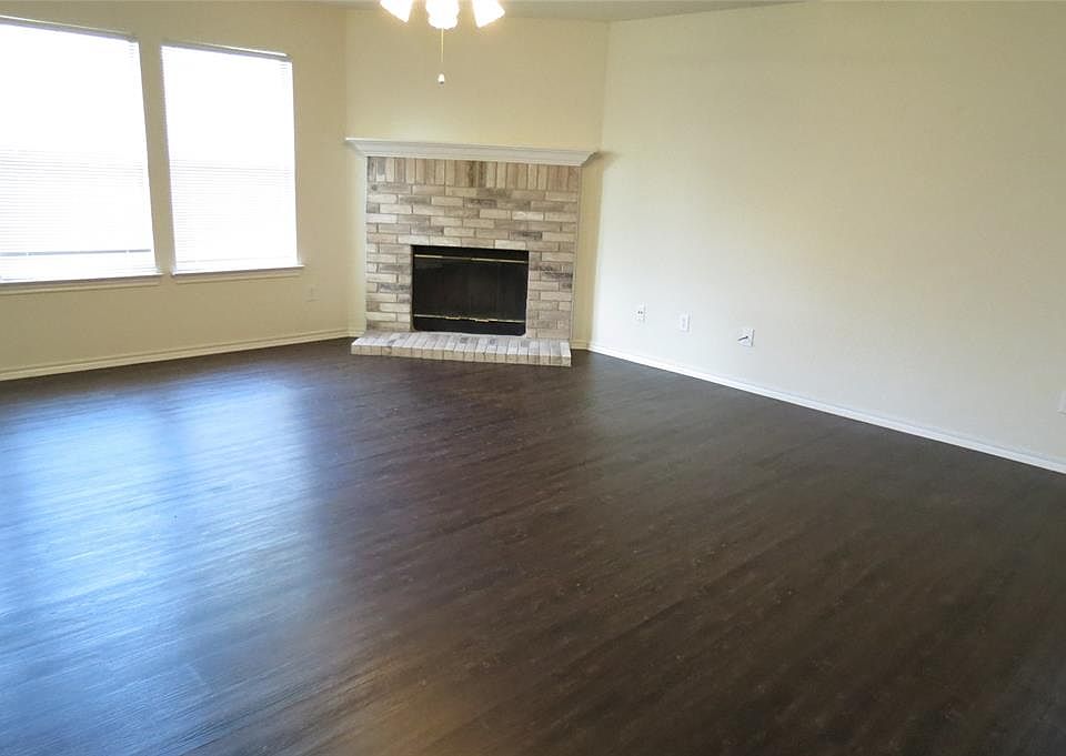 1st image of 2725 Prairie Creek Dr