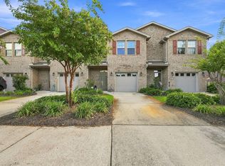 8825 Brown Pelican Cir, Navarre, FL 32566