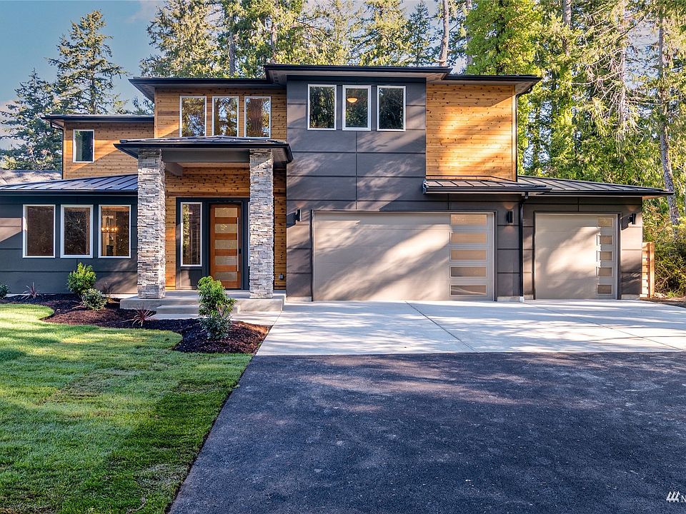 1st image of 8639 Evergreen Drive NE