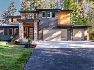 8639 Evergreen Dr NE, Olympia, WA 98503