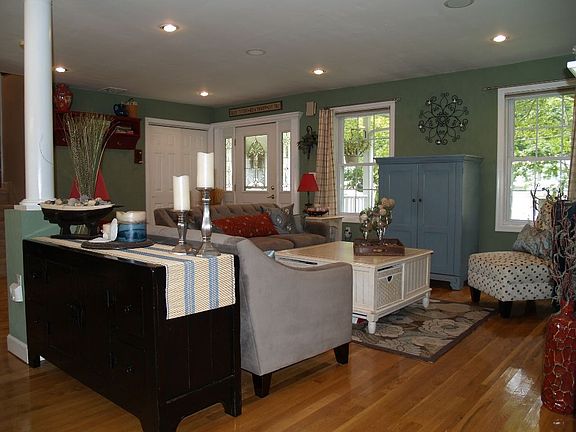 2nd image of 52 Townsend Dr