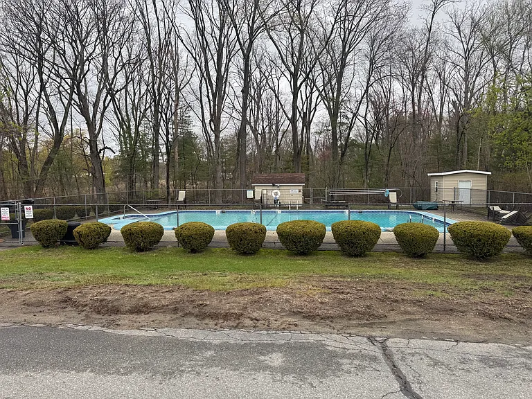 96 Richardson Rd #B18 — Photo 11
