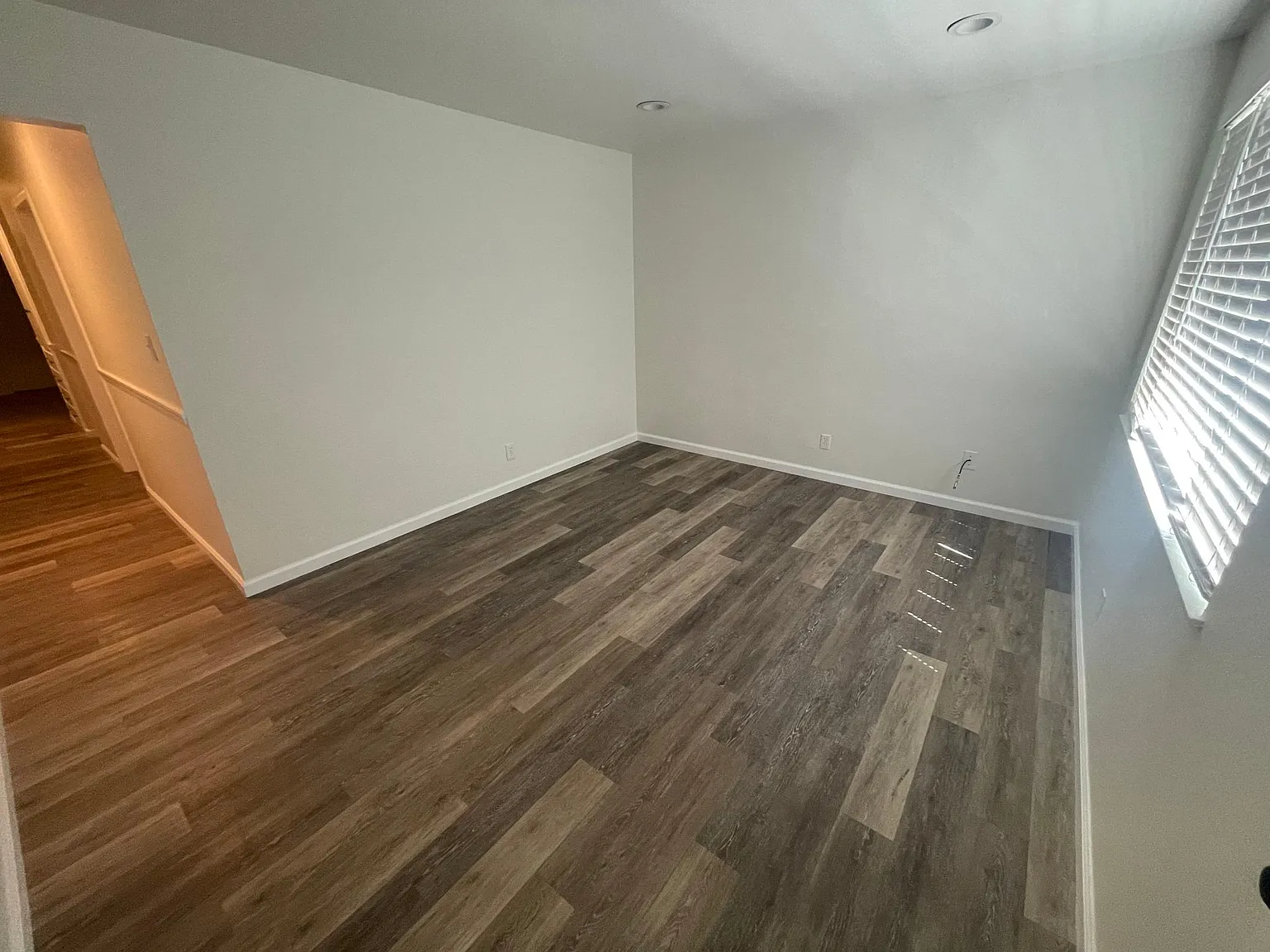 2 bed, 750 sqft, $2,100 — Photo 2
