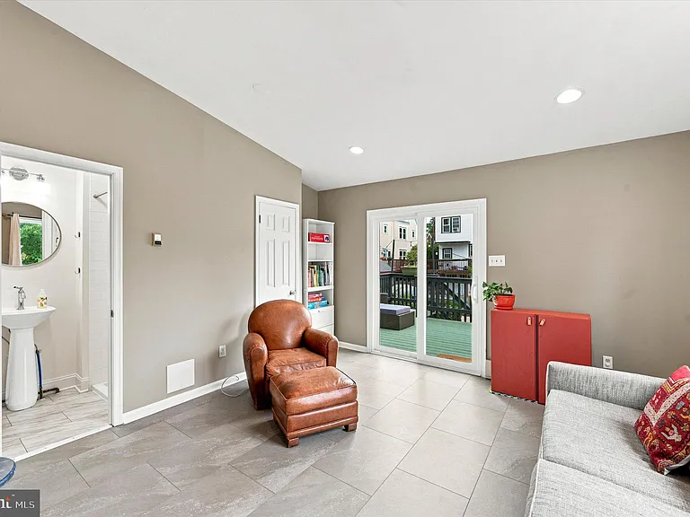 610 Woodcrest Ave — Photo 15