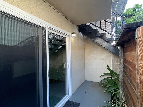 4th image of 1411 Armacost Ave #2