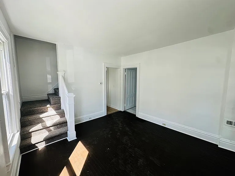 436 S Hamilton St — Photo 1