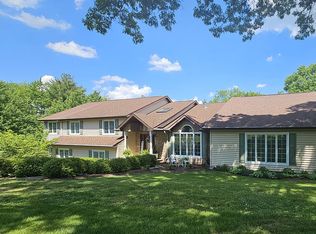 1 Hill St, Dallas, PA 18612