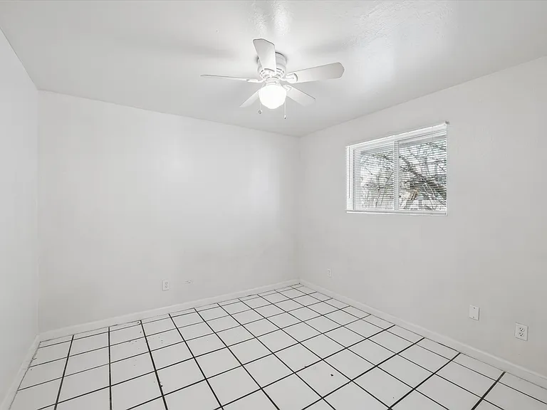 2133 W Adams St #3 — Photo 27