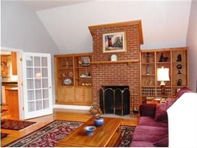 5th image of 4 Hillsboro Cir