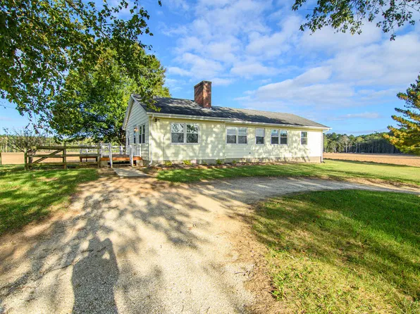 32698 Elmore Rd, Painter, VA 23420