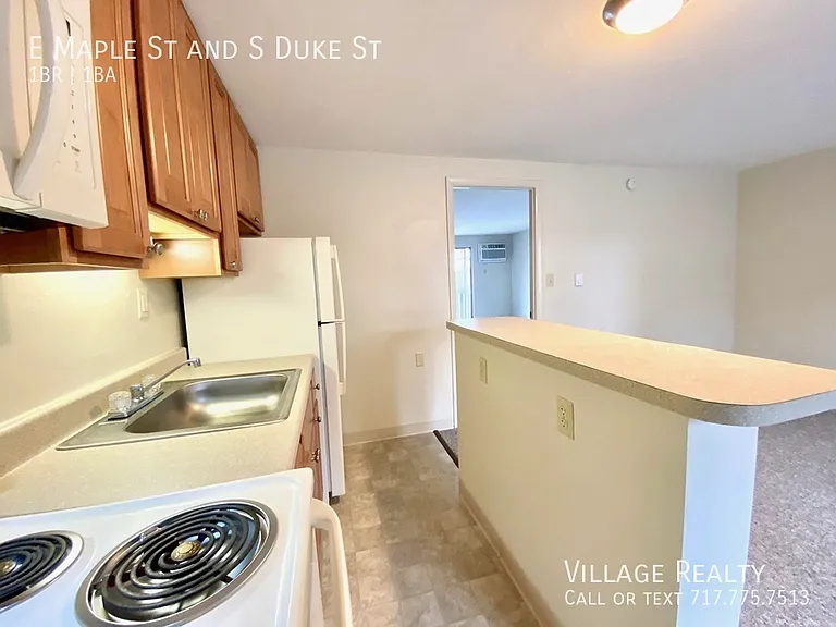 E Maple St — Photo 38