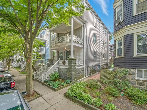 22 Trescott St, Dorchester, MA 02125