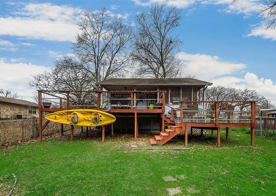 1st image of 204 Harbor Dr