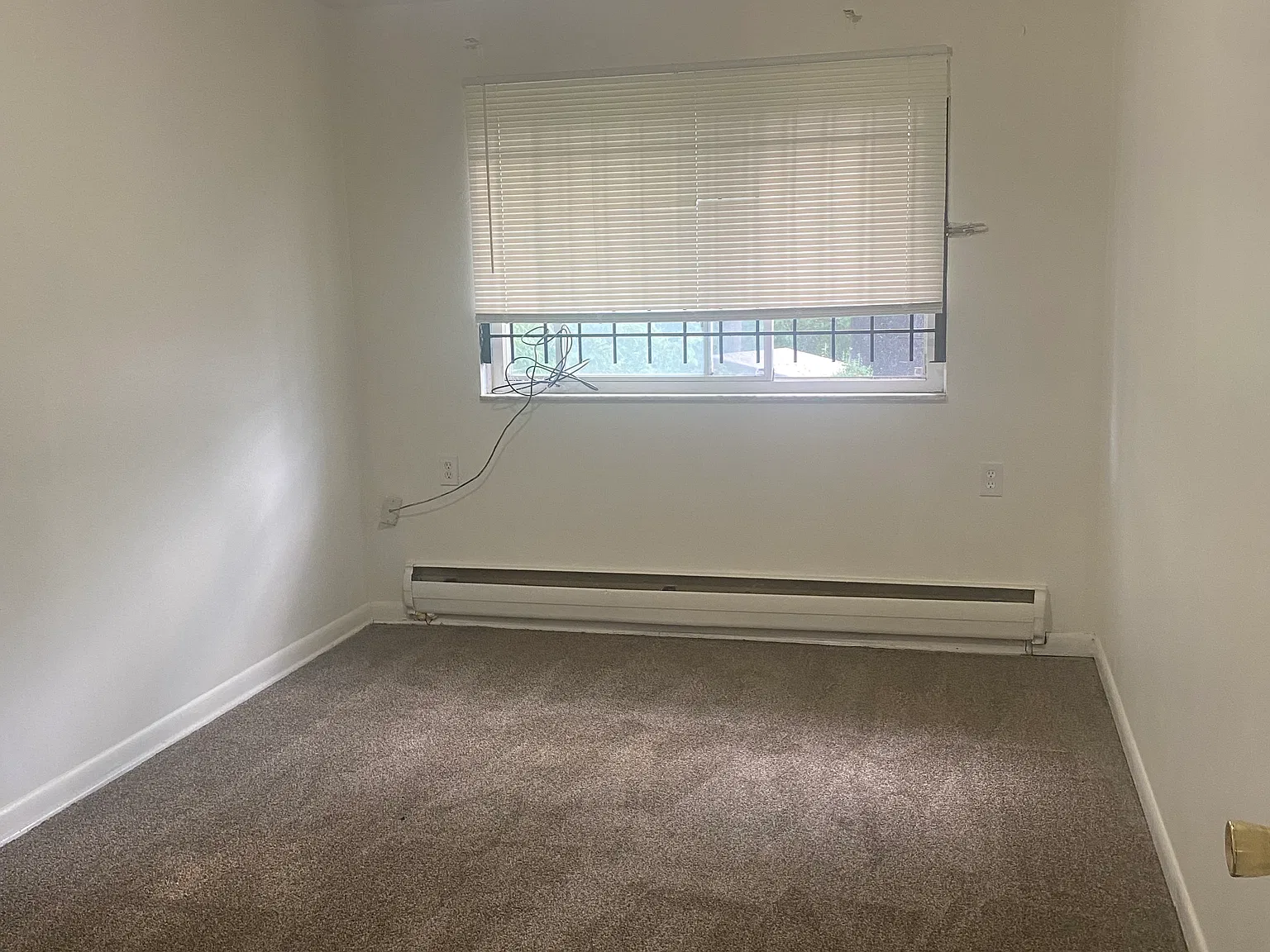 2 bed, 800 sqft, $1,050 — Photo 3