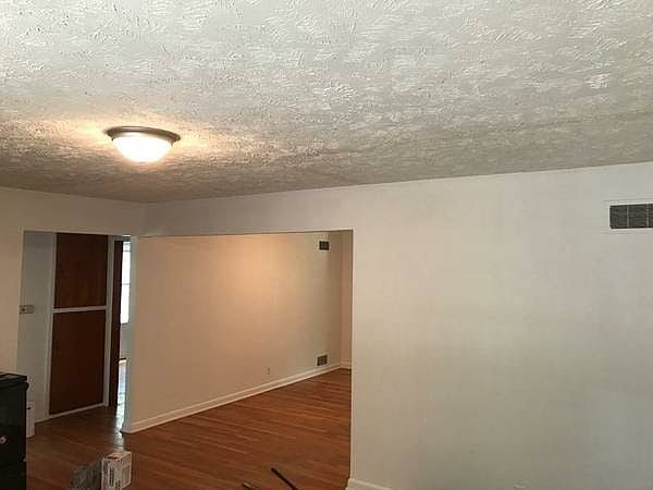 2nd image of 421 N Elmwood Ave