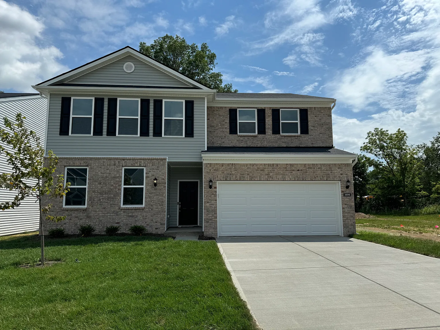 4 bed, 2.5 bath, 3020 sqft, $2,750 — Photo 2