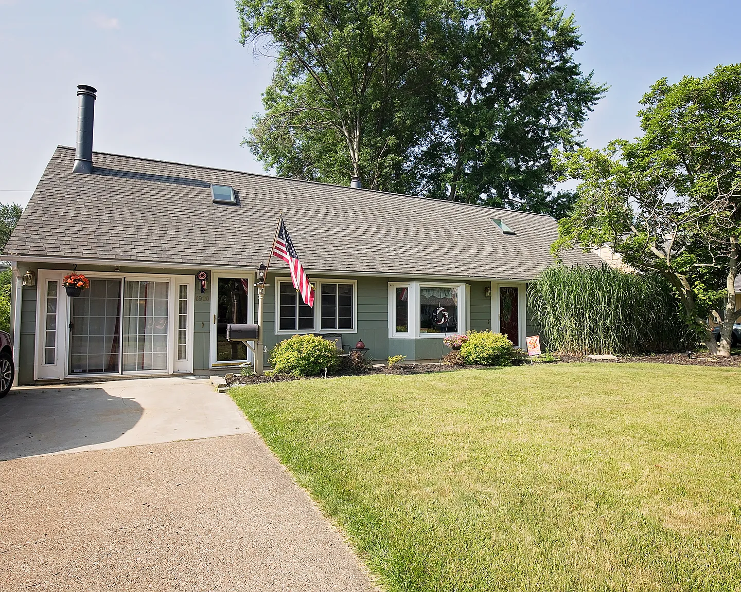 4920 Beachwood Dr photo 1