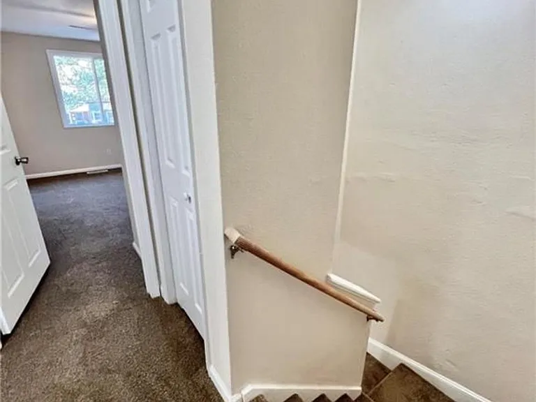 6505 Harvey Ct — Photo 11